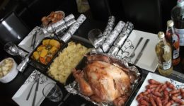1115-holiday-dinner